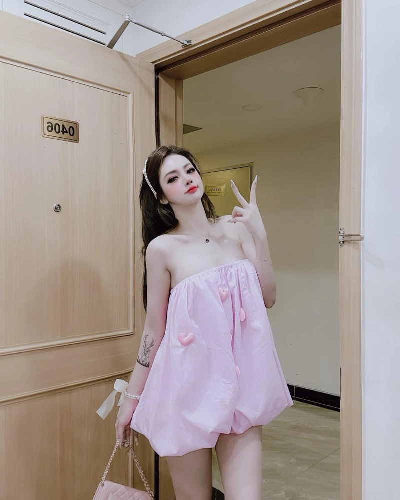 anh gái xinh damdang mặc pinkey