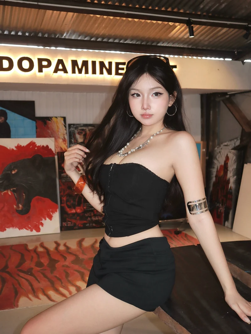 ảnh gái xinh dáng chuẩn hở hang