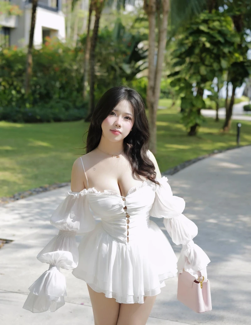 ảnh gái xinh khiêu gợi ánh mắt sâu