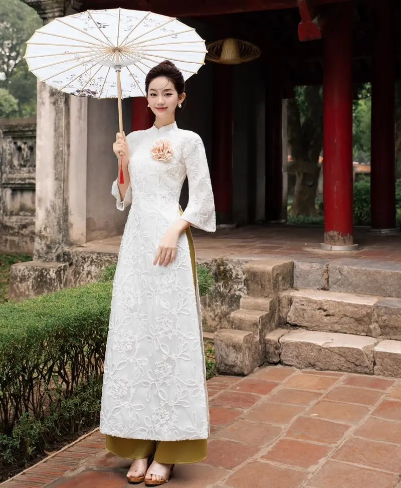 ảnh gái xinh mặc váy trắng che o