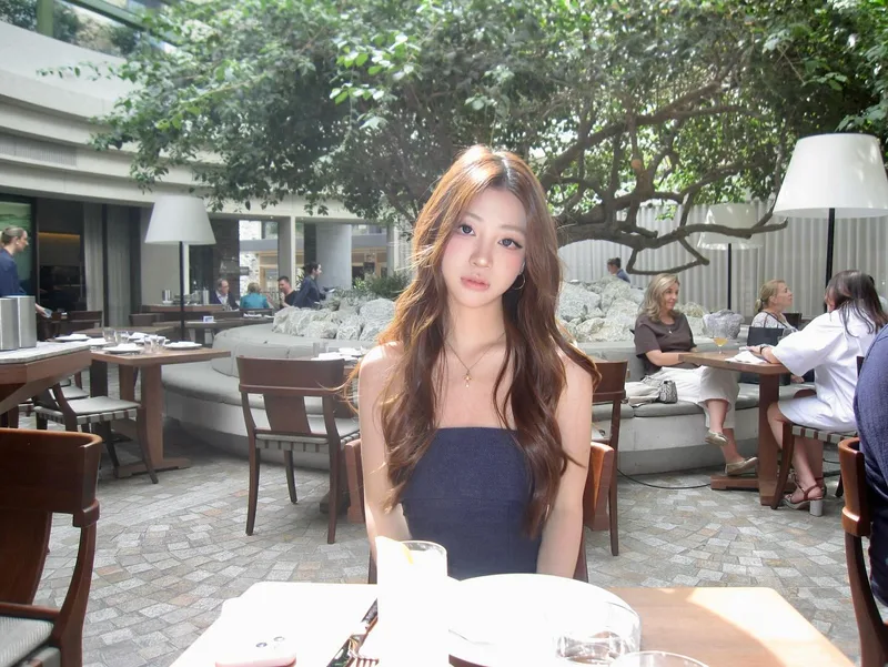 da trắng là gái châu á