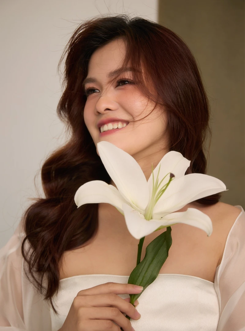 gái câm fhoa tươi