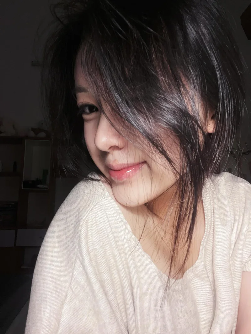 gái châu á da trắng