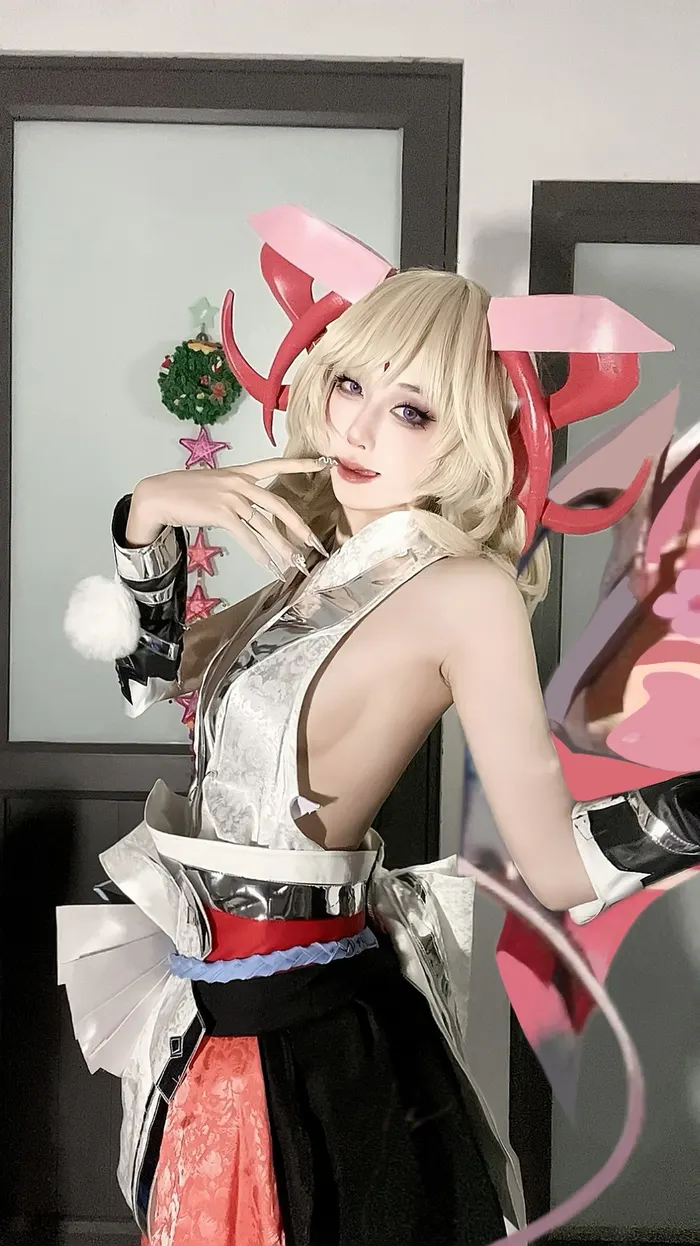 gái cosplay liên quân