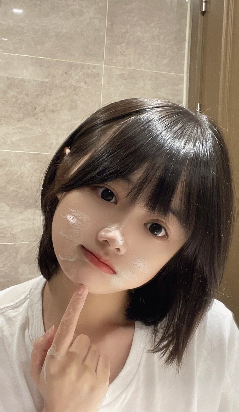 gái cute tóc ngắn