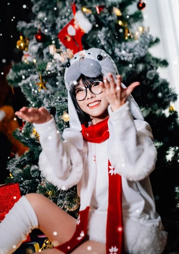 gái xinh cosplay Free Fire phong cách hiện đại