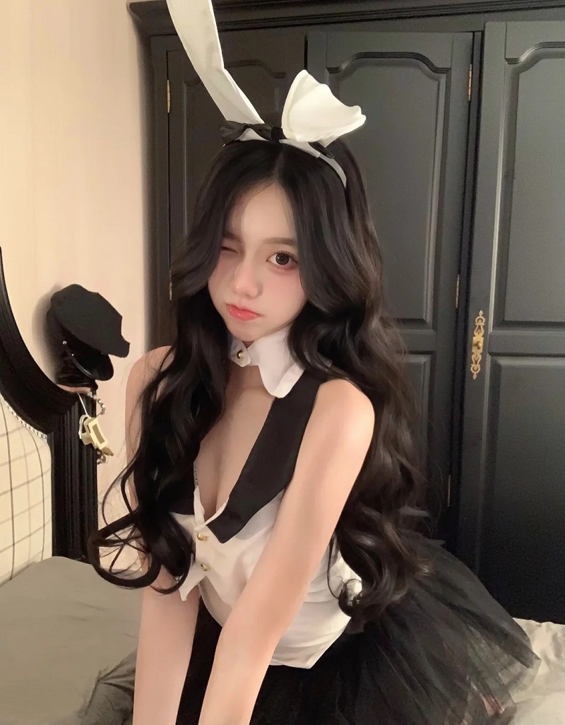 gái xinh cosplay thỏ xinh