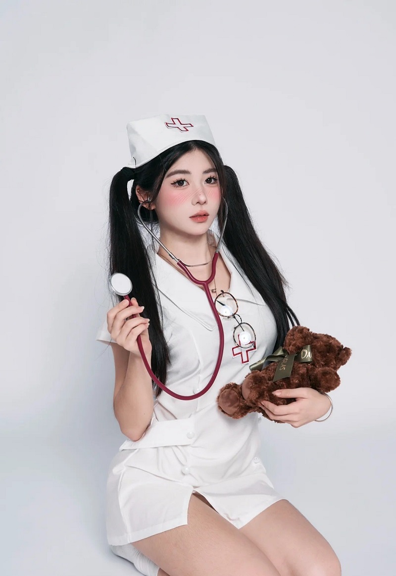 gái xinh cosplay y tá đẹp