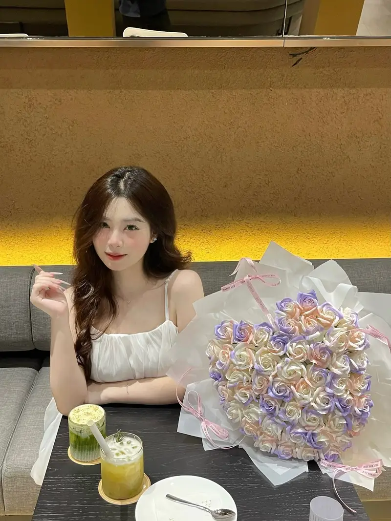 gái xinh mặc áo 2 dây cute