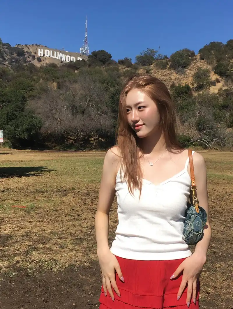 gái xinh mặc áo 2 dây đẹp nhất