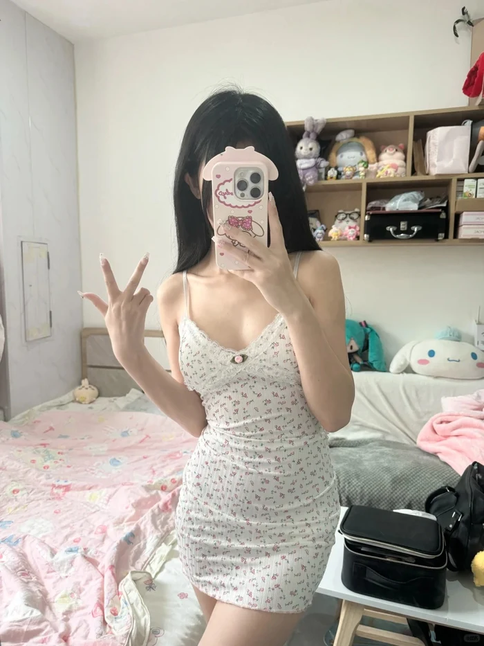 hình ảnh gái xinh mặc váy ngủ nhẹ như mây