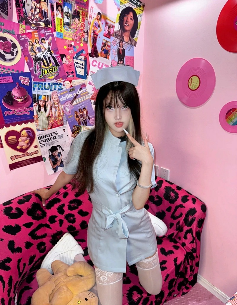 hình gái xinh cosplay y tá 4k