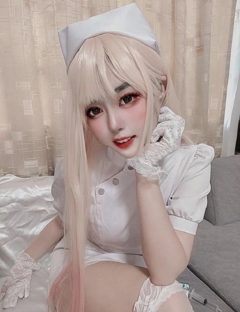 hình gái xinh cosplay y tá siêu xinh