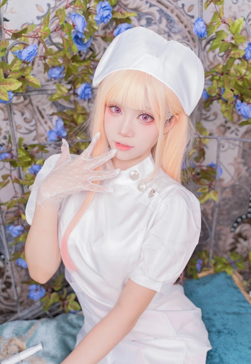 hình gái xinh cosplay y tá xinh