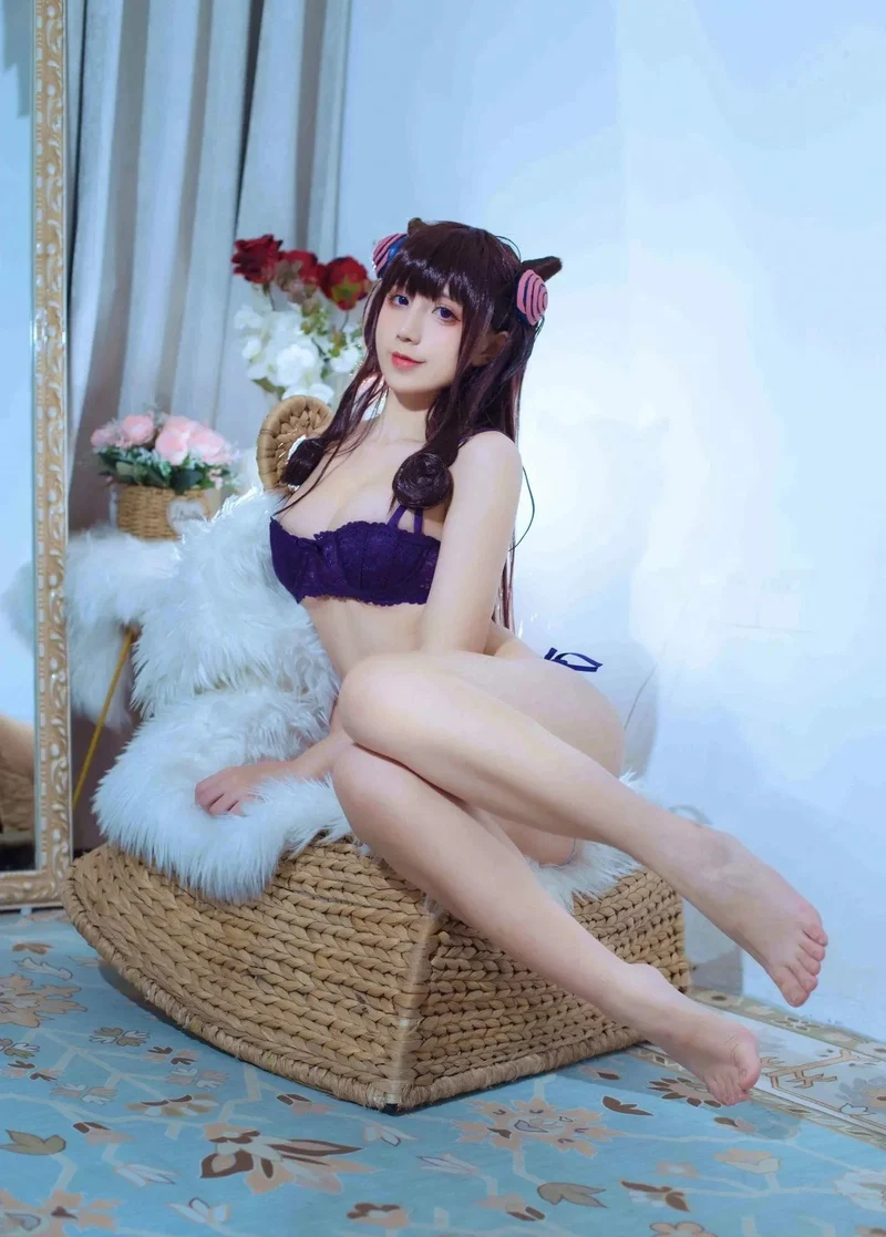 nữ anime mặc bikini