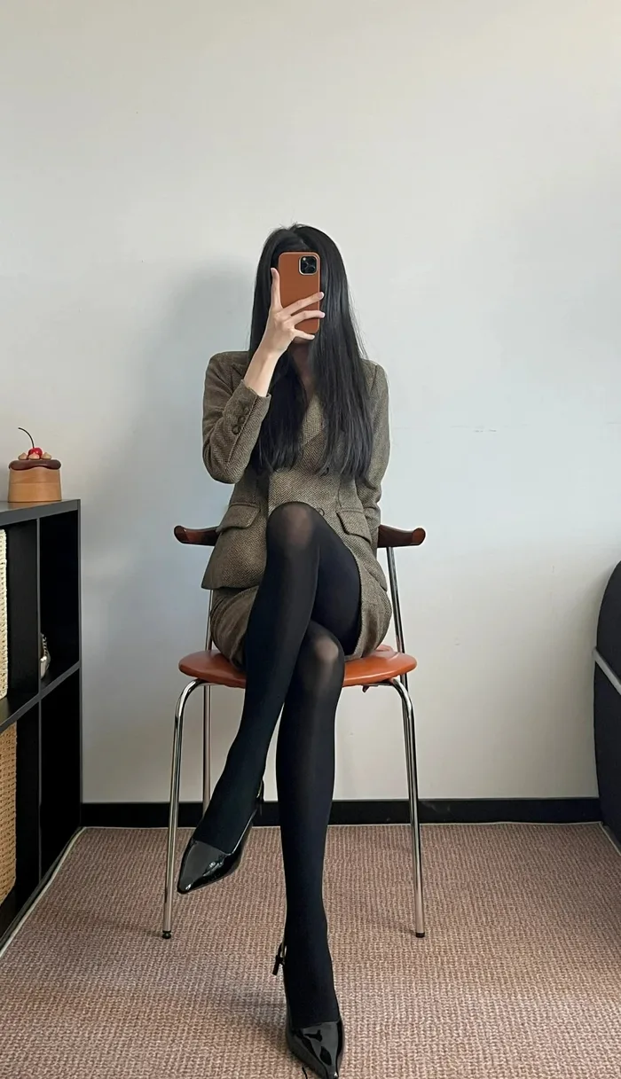 tất da chân mặc váy