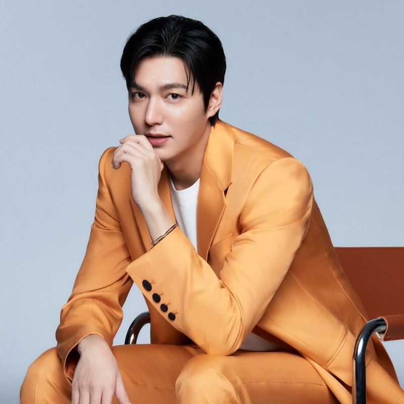 ảnh lee min ho mặc vets cam