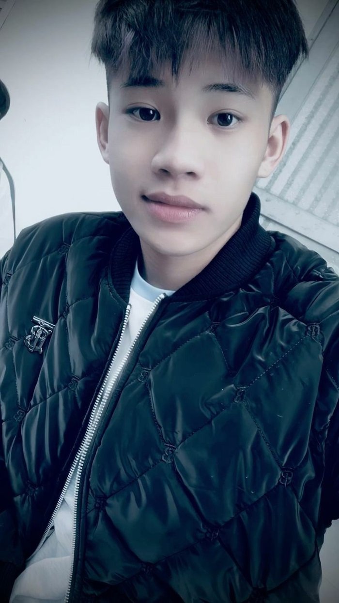 ảnh trai đẹp 13 tuổi mặc áo khoác