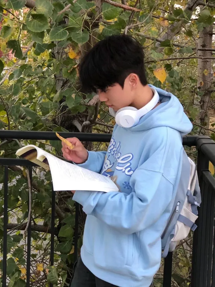 trai dep k10 ngo nghinh