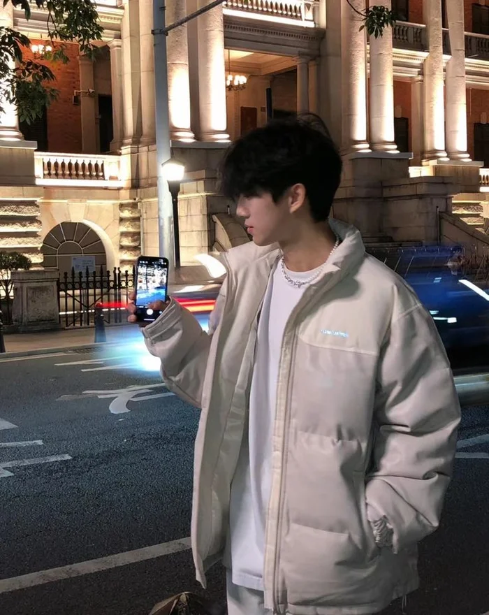 trai dep k10 voi ban be