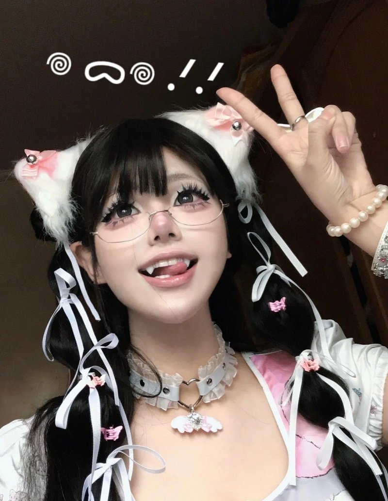 cosplay mèo ai cập