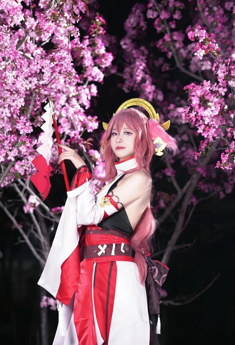 cosplay yae miko genshin