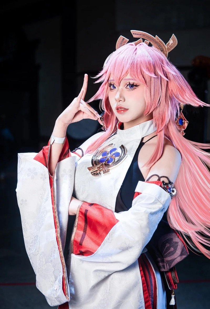 cosplay yae miko sexy