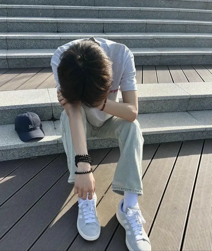 46 hình ảnh trai đẹp che mặt