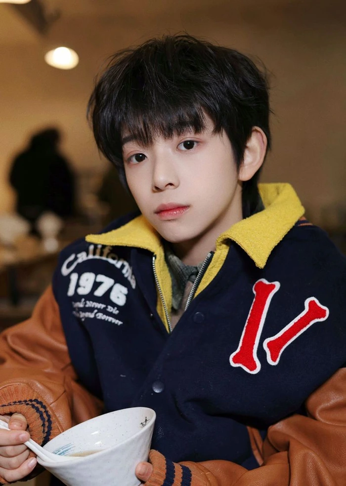 ảnh bé trai rạng rỡ