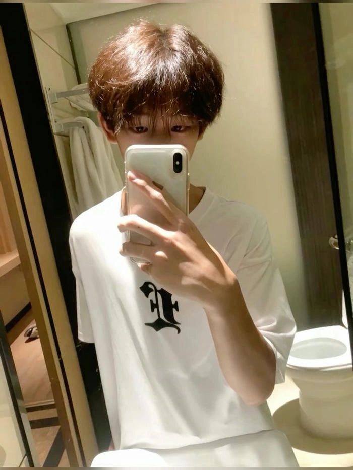 ảnh học sinh nam lớp 9 đẹp trai che mặt