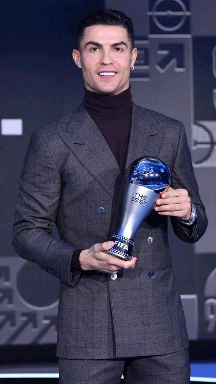 ảnh ronaldo chuẩn quý ông