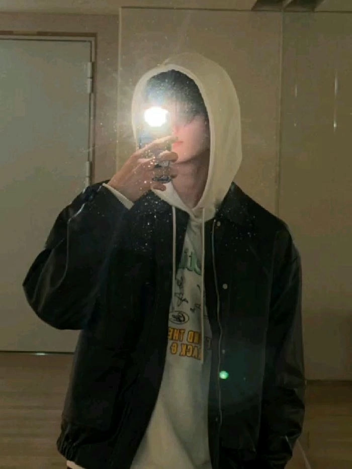 anh trai dep che mat