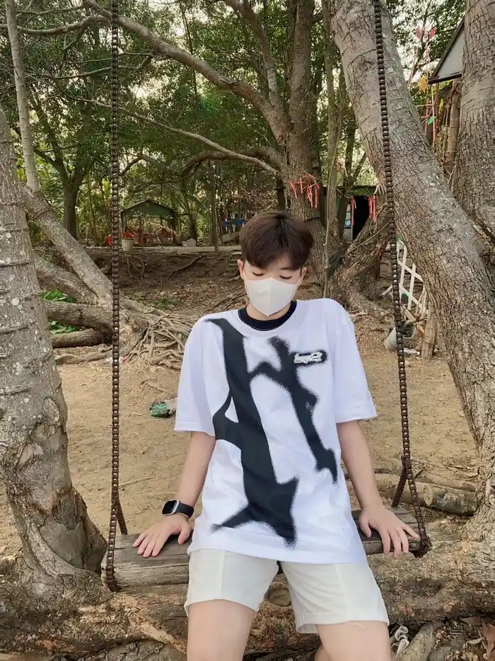 ảnh trai đẹp hà nội tự tin