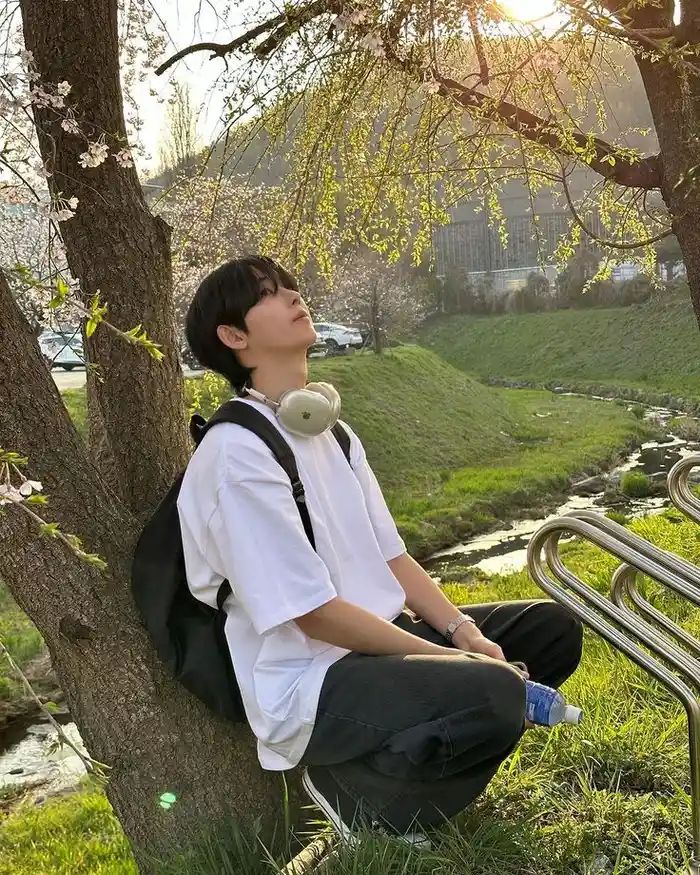 ảnh trai đẹp hàn quốc vibe nghệ thuật