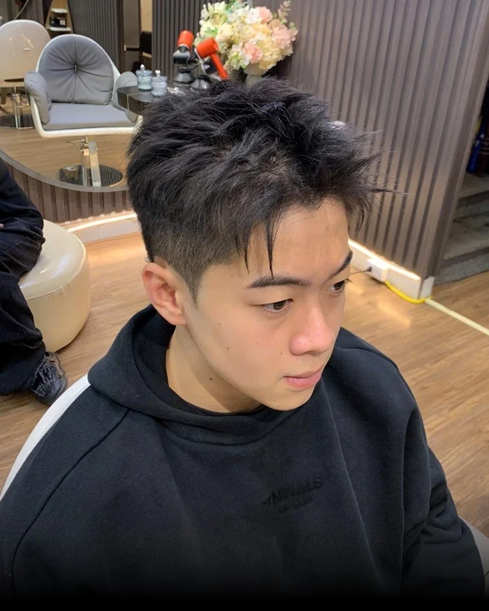 ảnh trai đẹp k9 đi cắt tóc