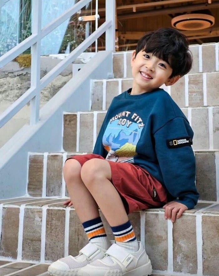 bé trai đáng yêu quá