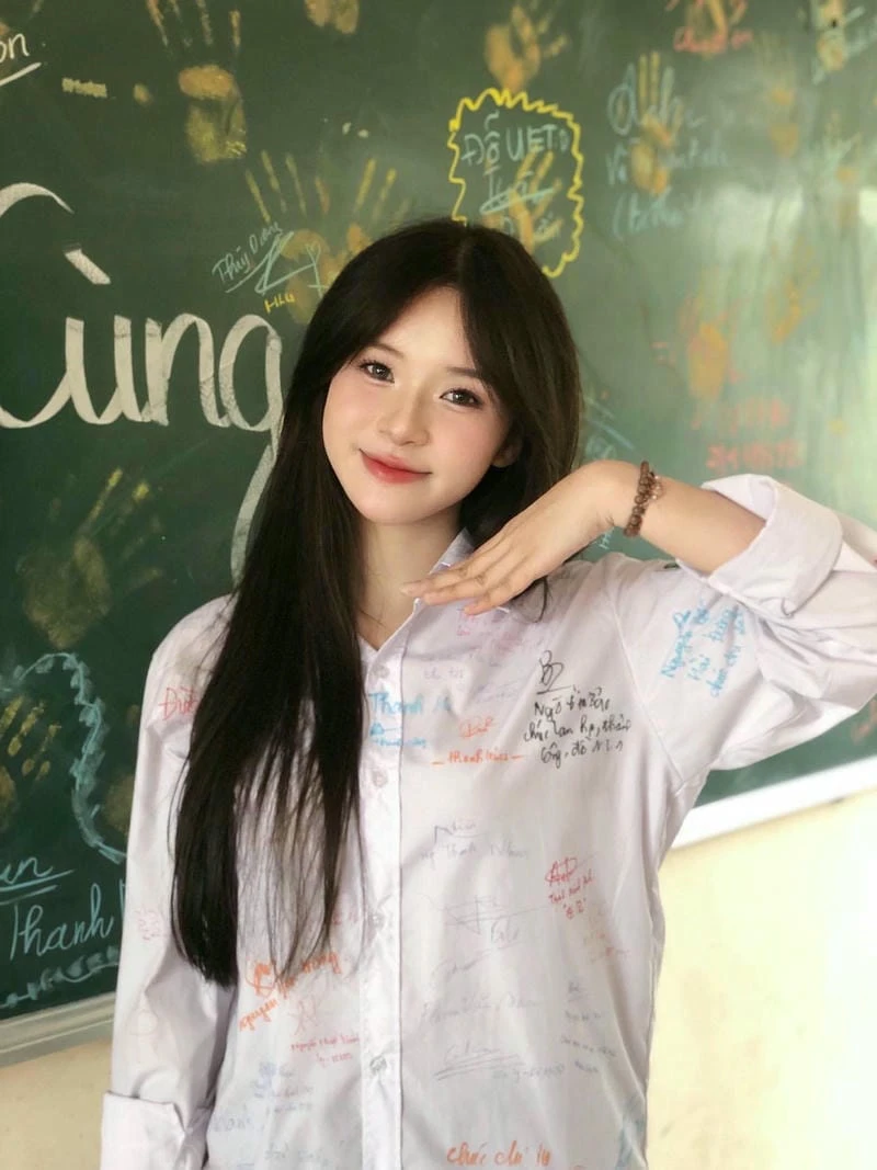 gái xinh 2k7 style học sinh