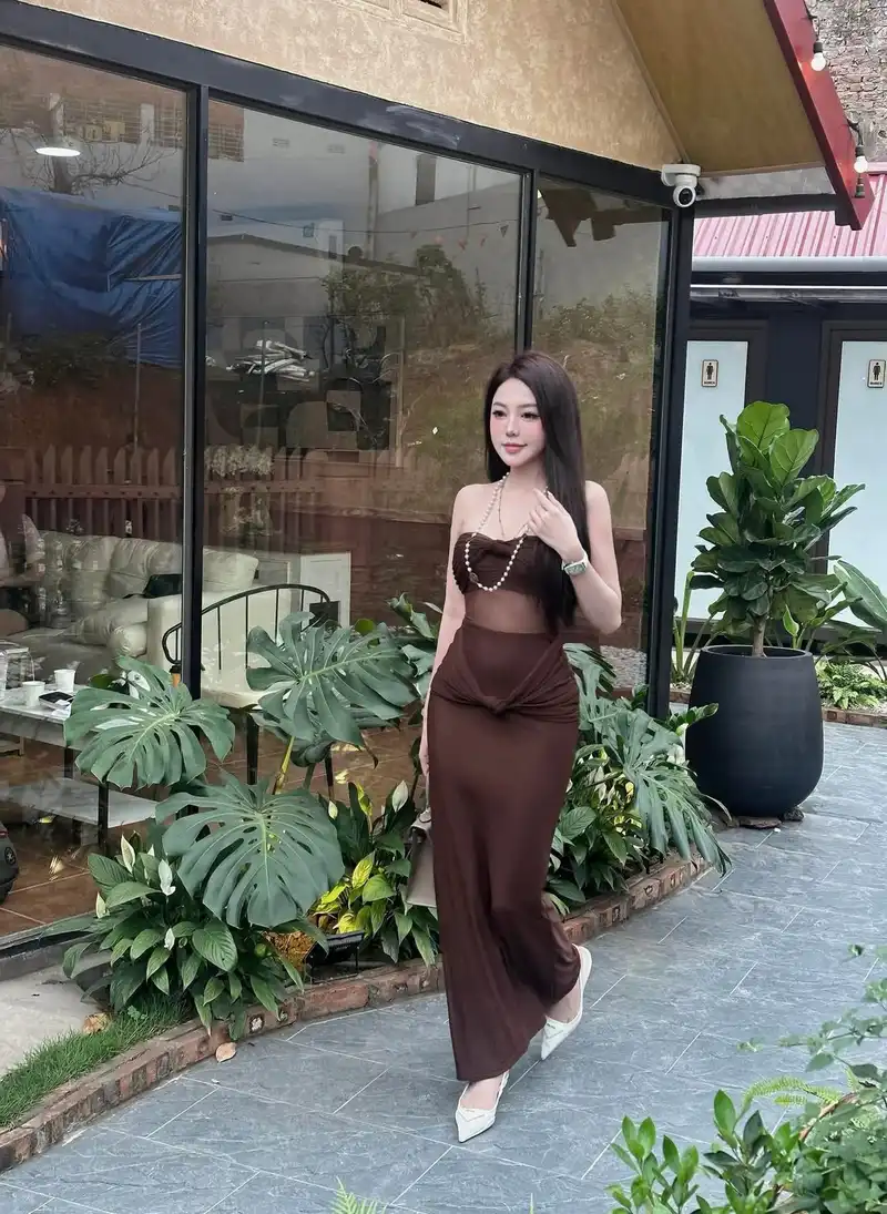 gái xinh mặc đầm body