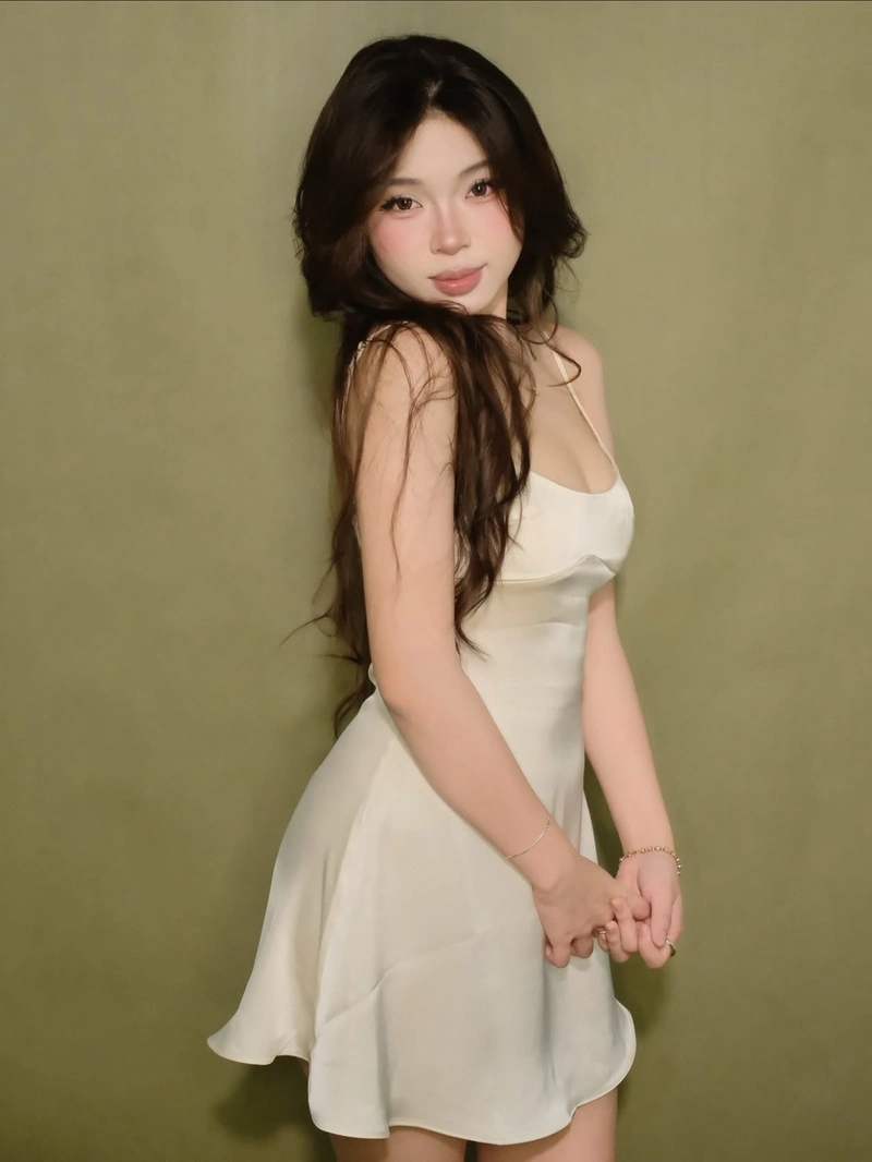 gái xinh mặc váy body cute