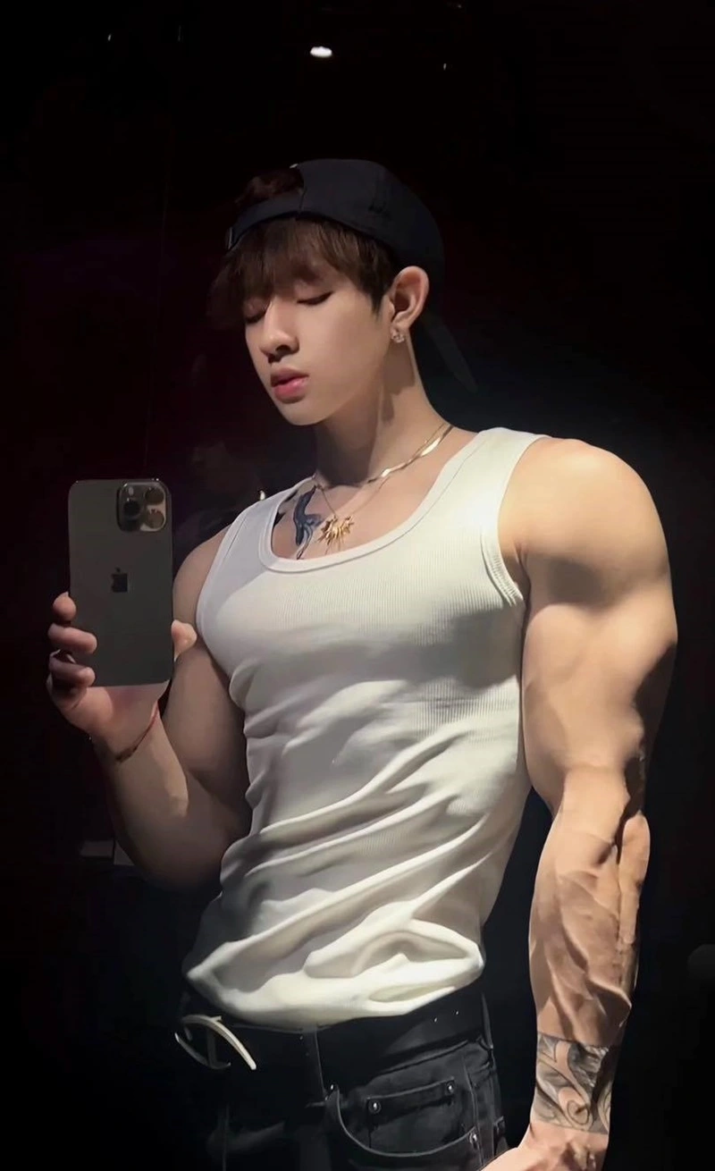 hình album ảnh trai đẹp cơ bắp