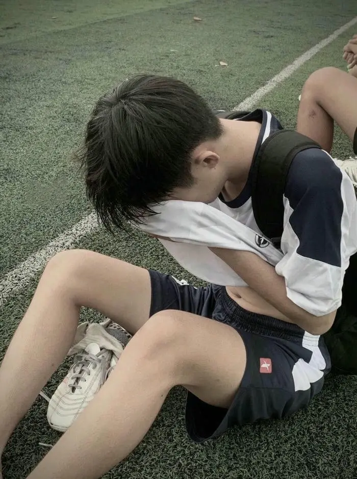 hình ảnh trai đẹp 2k10 che mặt