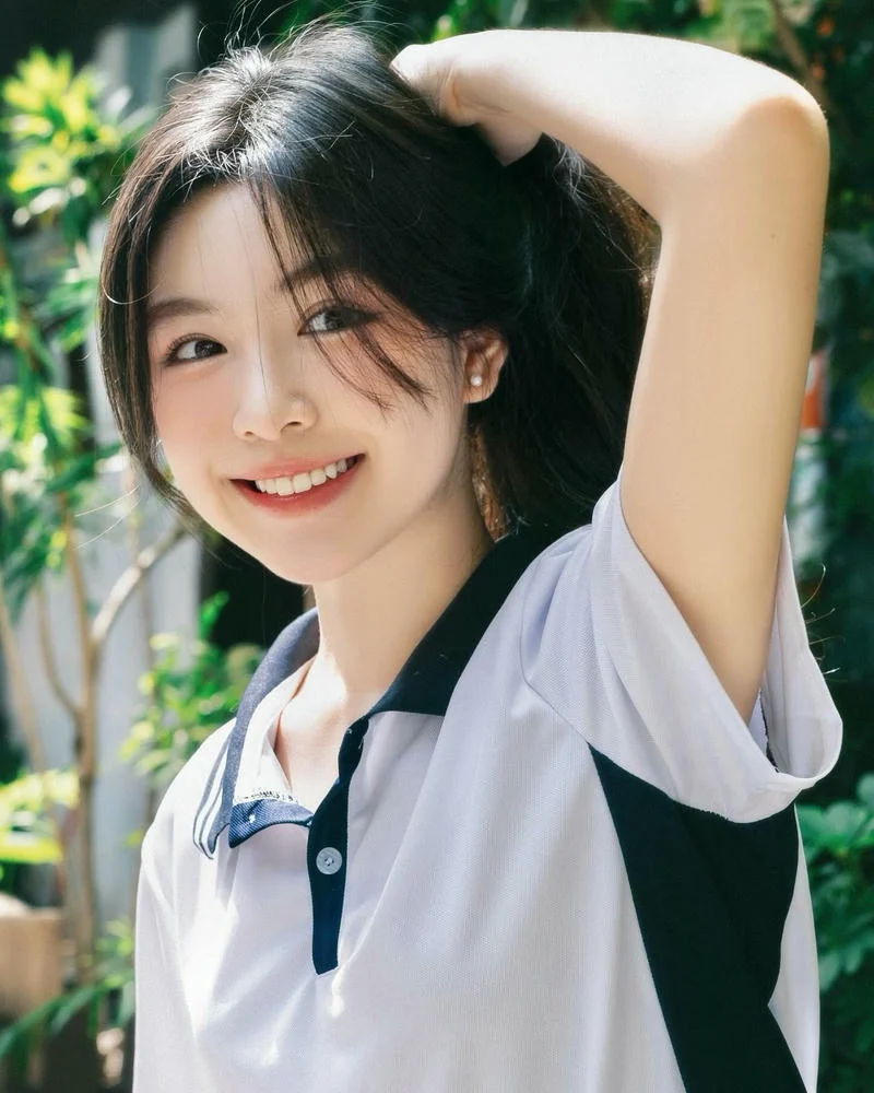 hình gái xinh 2k6 tạo dáng dễ thương