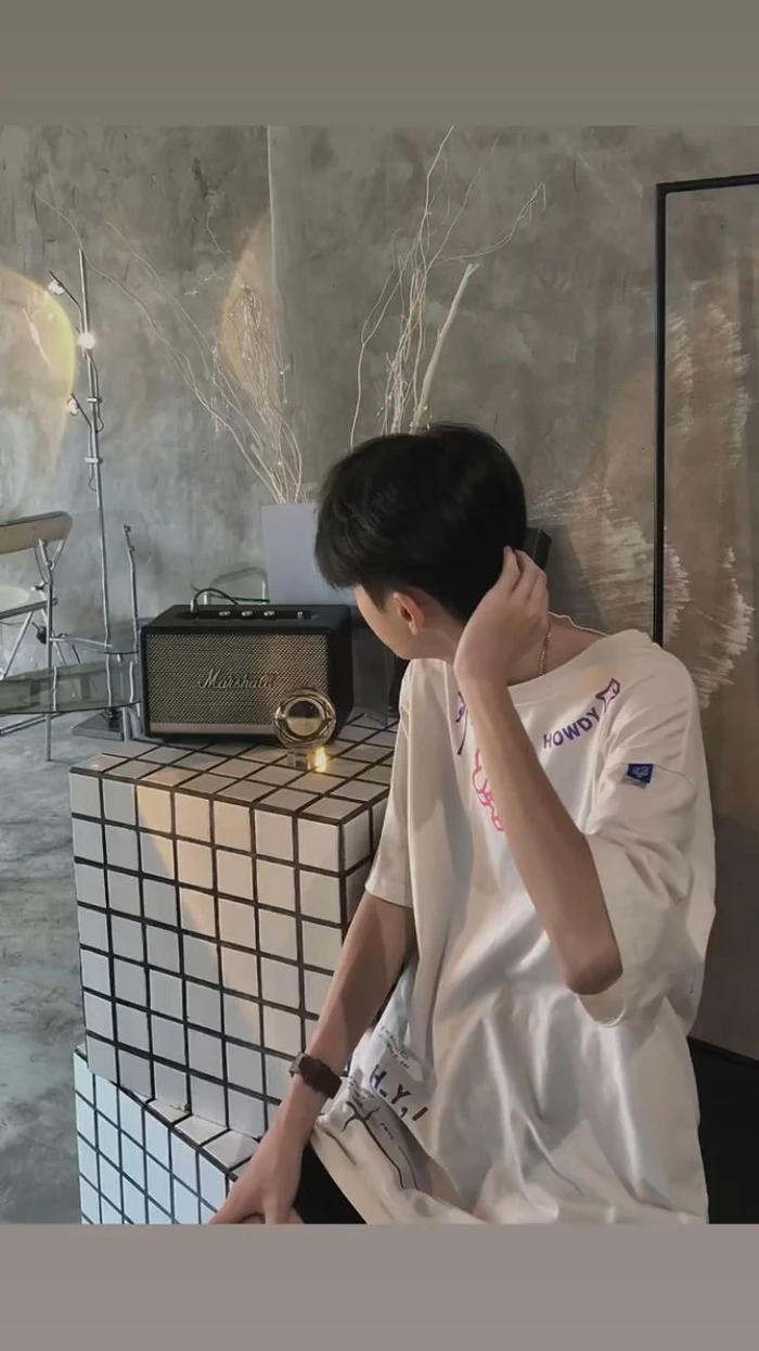 hot boy 2k12 đeo khẩu