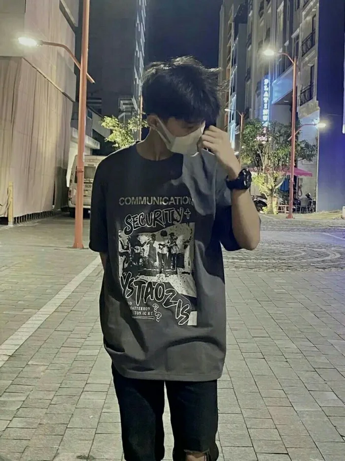 nam sinh 2k7 rạng rỡ