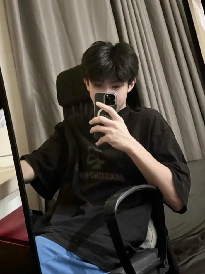 những hình ảnh trai đẹp che mặt