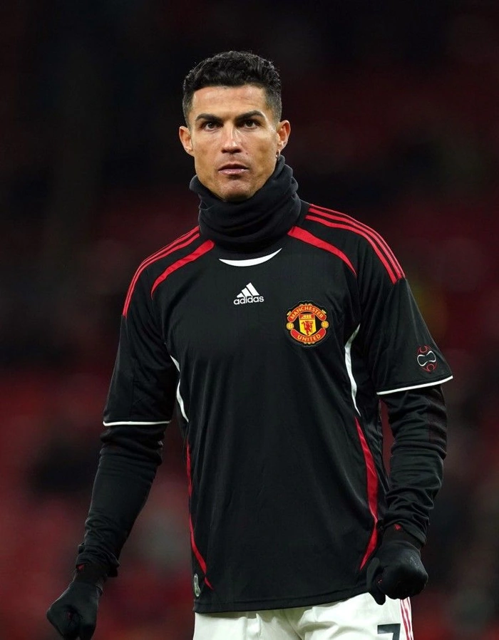 ronaldo đẹp trai trong màu áo đội tuyển