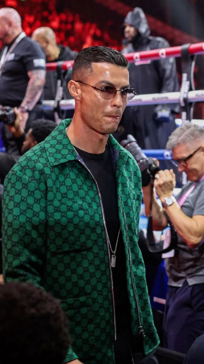 ronaldo nụ cười tỏa sáng