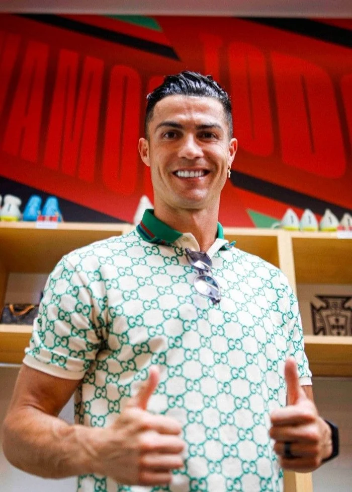 ronaldo thần thái mạnh mẽ