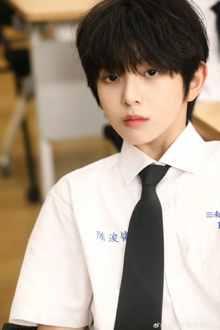 trai 9 tuổi ngầu