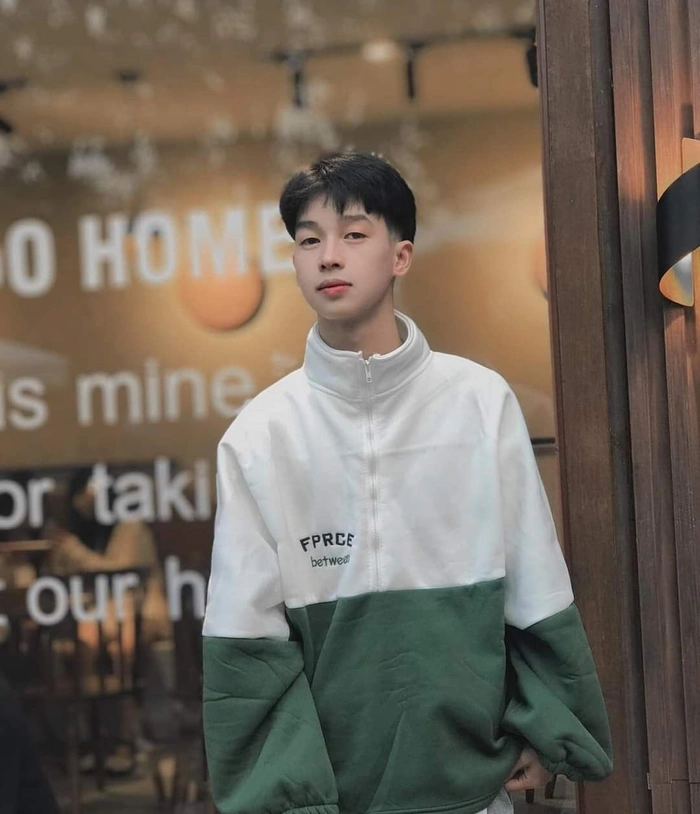 trai dep 2k12 dang ngoi hoc